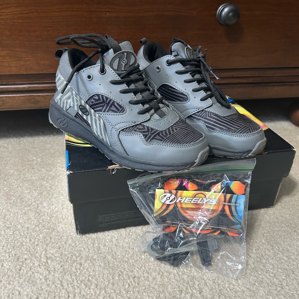 Heelys sneakers size 5
